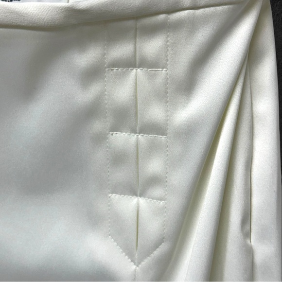 252 - FRENCH LAUNDRY Winter White SKIRT  - Check Measurements - Picture 8 of 15